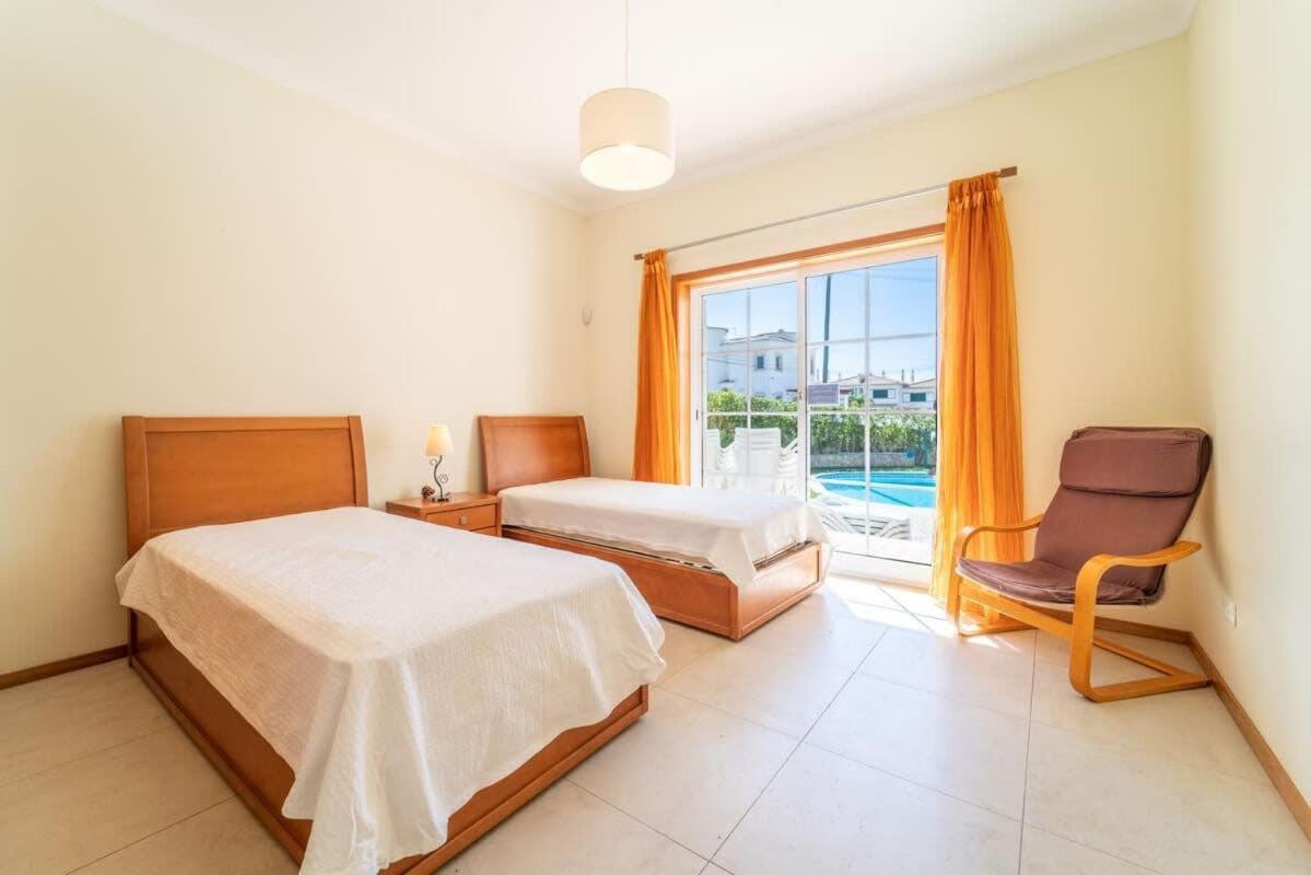 Gale Grande - Bright Airy With A Private Pool Ferienhaus Albufeira