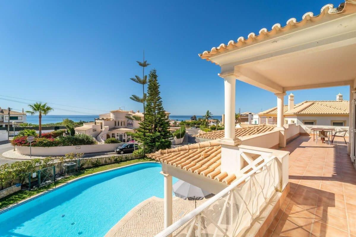Gale Grande - Bright Airy With A Private Pool Ferienhaus *