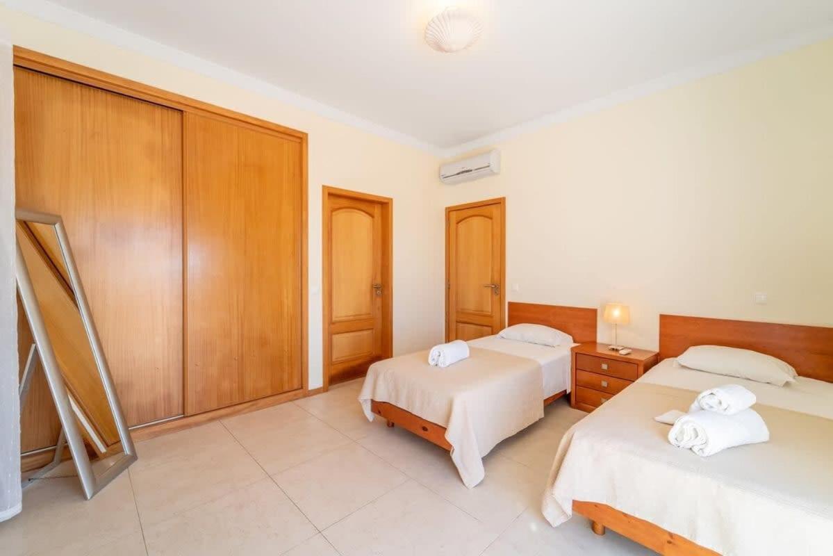 Gale Grande - Bright Airy With A Private Pool Ferienhaus *